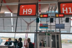 Ισπανία: Σε καραντίνα δύο εβδομάδων όλοι οι ταξιδιώτες από το εξωτερικό