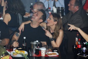 Ζαμπέτογλου για διαζύγιο Βανδή: "Αυτή που δεν έμαθε να παίρνει-Το όνομά της σημαίνει δύναμη και αξιοπρέπεια" - εικόνα 2