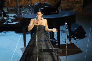 Μαρία Κορινθίου: Το σοκ με τα κιλά της, η επέτειος με τον Αϊβάζη και το... πεπρωμένο της κόρης τους [Βίντεο]