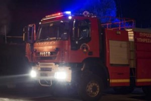 Μπαράζ πυρκαγιών στη Θεσσαλονίκη: Κάηκαν δύο σπίτια και ένα ΙΧ