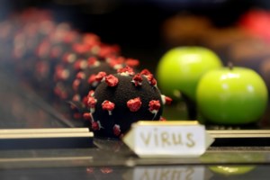 Κορονοϊός και... χαρακτήρας: Οι εξωστρεφείς και παρορμητικοί τηρούν λιγότερο τα μέτρα