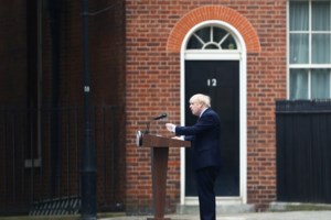 Ο Μπόρις Τζόνσον έδωσε στο νεογέννητο γιο του το όνομα των δύο γιατρών του στην Εντατική [εικόνα] - εικόνα 3