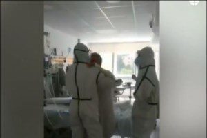 Αξέχαστα γενέθλια παρά τον κορονοϊό: Η τρυφερή έκπληξη γιατρών σε 64χρονη στο "Σωτηρία" [ Βίντεο]