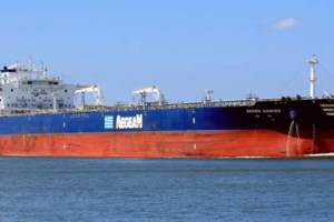 Απαγορευτικό απόπλου για το Super Express στο λιμάνι της Πάρου λόγω βλάβης στις μηχανές – Ταλαιπωρία για τους επιβάτες