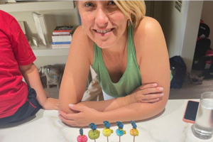 Σία Κοσιώνη: Πώς ευχήθηκε στον Κώστα Μπακογιάννη - Το ξεχωριστό μήνυμα για την γιορτή του [εικόνες]