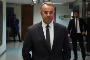 Θεοδωρικάκος: Επιπλέον τετραγωνικά σε ανοικτούς χώρους ή μείωση τελών για τα καταστήματα εστίασης - εικόνα 2