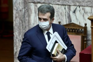 Στον Άρειο Πάγο ο Χρυσοχοϊδης: Ζήτησε ειδικό εισαγγελέα για το οργανωμένο έγκλημα - Παρέδωσε "βαρύ φάκελο"