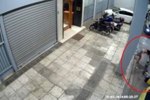 Προθεσμία τριών εβδομάδων για τα αυτοκόλλητα στα ταξί