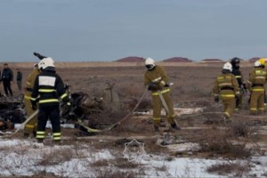 Azerbaijan Airlines: "Το αεροσκάφος δέχθηκε εξωτερική φυσική και τεχνική επέμβαση" - Μαρτυρία επιζώντα για ένα "δυνατό κρότο" - εικόνα 5