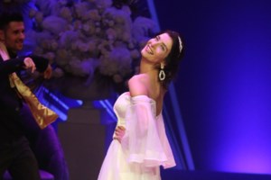 Τα γενέθλια της Ελένης Μενεγάκη: Το δώρο που της έκανε ο γιος της Άγγελος Λάτσιος πριν από 14 χρόνια - εικόνα 2