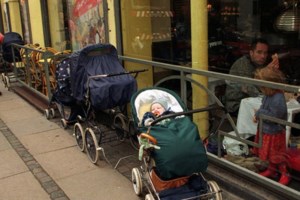 Ανοιχτά την Κυριακή τα καταστήματα λόγω θερινών εκπτώσεων -Το ωράριο λειτουργιάς - εικόνα 2