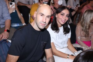 Ολυμπία Χοψονίδου - Βασίλης Σπανούλης: Βόλτα στο κέντρο με απαράμιλλο στιλ [Εικόνες] - εικόνα 9