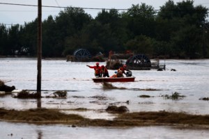 Λάρισα: Μπήκαν οι υπογραφές για τα έργα στο οδικό δίκτυο της Θεσσαλίας από τις ζημιές των "Daniel" και "Elias"