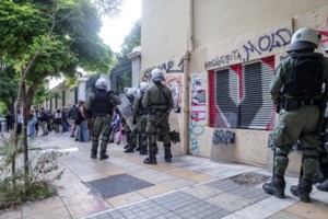 Θεσσαλονίκη: Κατάληψη σε εγκαταλελειμμένο κτίριο στο κέντρο της πόλης [εικόνες]