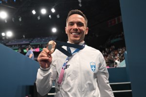 Έφθασε ο Λευτέρης Πετρούνιας στο "Ελ. Βενιζέλος": "Μου ζητήθηκε και το παρέδωσα" είπε για το χάλκινο μετάλλιο - εικόνα 2