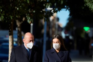 Και οι royals κάνουν λάθη: Η αμήχανη εμφάνιση της "Κέιτ Μίντλετον" της Δανίας στο Χρυσό Ιωβηλαίο - εικόνα 14