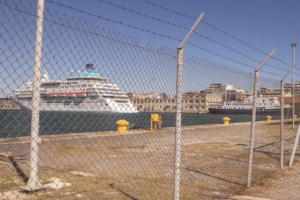 Σοκ στη Θεσσαλονίκη: 55χρονος βίαζε επτάχρονη για 4 χρόνια και τη φωτογράφιζε γυμνή