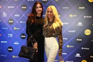 Ριζική αλλαγή look για τη Μαρία Ηλιάκη: Έκοψε τα μαλλιά της και υιοθέτησε το bobhaircut - εικόνα 6