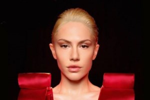 Κύπρος: Ξεφεύγει η κατάσταση με το "El Diablo" - Άνδρας μπούκαρε στο ΡΙΚ και επιτέθηκε σε δημοσιογράφο [Βίντεο]