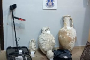 Αρχαίος πλούτος ήρθε στο φως από υποβρύχια έρευνα στη Σαλαμίνα- Αποκαλύφθηκε κτήριο επτά δωματίων και πολλά αντικείμενα - εικόνα 7