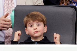 "Πρέπει να κάνεις υπόκλιση": Η στιγμή που η πριγκίπισσα Σάρλοτ διορθώνει τον πρίγκιπα Τζορτζ - εικόνα 8