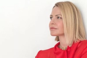 Τζένη Μπαλατσινού: Το ξεχωριστό Πάσχα με τον Βασίλη Κικίλια και τους γιους της στην Πάτμο [Εικόνες]