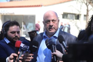 Λάρισα: Κοπέλα έπεσε γυμνή στα νερά του Πηνειού - Επιχείρηση της ΕΜΑΚ [εικόνες - βίντεο] - εικόνα 5