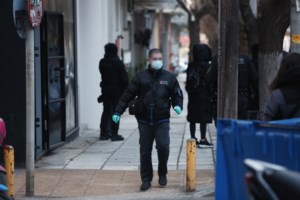 Πυροβολισμοί στην Ομόνοια: Βγήκαν τα όπλα στη Λιοσίων