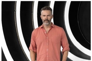 Χρήστος Λούλης: "Μου στέλνουν αποκαλυπτικές φωτογραφίες γελάμε  με την Έμιλυ Κολιανδρή"