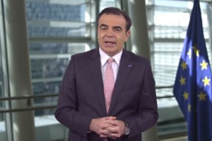 Καλά νέα από το ΔΝΤ: Βλέπει πρωτογενή πλεονάσματα στην Ελλάδα από το 2022 - εικόνα 2