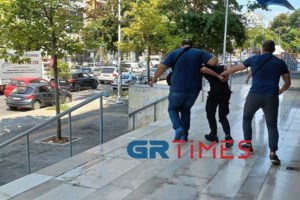 Θεσσαλονίκη: Βίντεο ντοκουμέντο με τον 25χρονο να χτυπάει τον σκύλο - "Βρισκόταν σε άμυνα" λέει ο δικηγόρος του