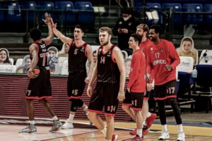 Απίστευτο: Αντικυβερνητικά και υβριστικά πανό παραλίγο να τινάξουν στον αέρα τον αγώνα ΠΑΟΚ-Ολυμπιακός [εικόνες] - εικόνα 3