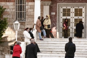 "Κληρώνει" σήμερα για τα μέτρα: Κυκλοφορία τέλος από τις 18:00 τα Σαββατοκύριακα - Κοκκινίζει η Θεσσαλονίκη, λουκέτο στην Αχαΐα - εικόνα 3