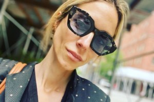 "Και έτσι ξαφνικά έγινα πλατινέ": Αυτό είναι το νέο, πολύ εντυπωσιακό hairlook της Σοφίας Καρβέλα - εικόνα 6