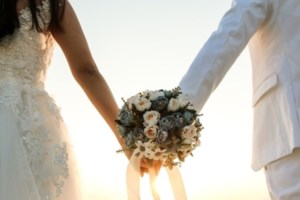 Αποκαλύψεις για τον επεισοδιακό γάμο στον Πύργο: Η επαναλαμβανόμενη βία, η μήνυση που αποσύρθηκε και η αντίδραση των καλεσμένων [βίντεο]