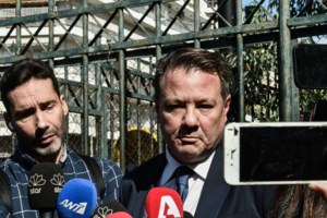 Κολωνός: Αποκαλυπτικές συνομιλίες της 37χρονης μητέρας με τη σύζυγο του Μίχου - "Με πιέζει η θεία του παιδιού να κάνω καταγγελία" [Βίντεο] - εικόνα 2