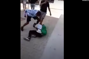 Συμμορίες ανηλίκων και στα νότια προάστια: Αγριο ξύλο με ρόπαλα και δύο τραυματίες