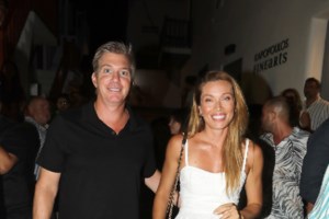 Μαριέττα Χρουσαλά - Μάργκω Πατίτσα: Μαμά και κόρη στη Μύκονο με ροζ μπικίνι - Οι ασορτί εμφάνιση - εικόνα 10