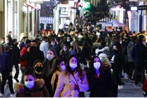 Τέλος οι μάσκες στους εξωτερικούς χώρους από το Σάββατο - Δεκτή η εισήγηση των ειδικών