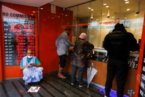 Τουρκία: Βουλευτές του Εθνικιστικού και Κουρδικού Κόμματος μετέτρεψαν σε ρινγκ το κοινοβούλιο [βίντεο]