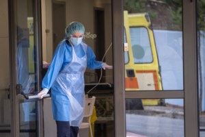 Κορονοϊός: 6.220 κρούσματα στη χιονισμένη Αττική - 1.818 στη Θεσσαλονίκη