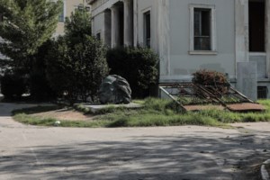 Πολυτεχνείο - Κατέθεσε στεφάνι η Σακελλαροπούλου με "καρφί" για τις πορείες: Η δημόσια υγεία είναι ο δικός μας αγώνας