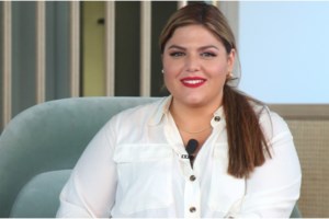 Δανάη Μπάρκα: Ξεσήκωσε το Mega - Ετρεχε και φώναζε με τα εσώρουχα στους διαδρόμους του καναλιού