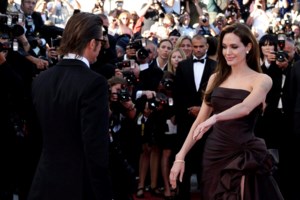 Η Αντζελίνα Τζολί θα σκηνοθετήσει ταινία για τη ζωή του θρυλικού πολεμικού φωτορεπόρτερ Σερ Ντον ΜακΚάλιν