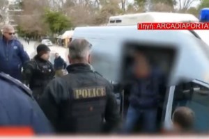 Οι πρώτες συναντήσεις της συζύγου του αστυνομικού της Βουλής με τις τρεις κόρες της