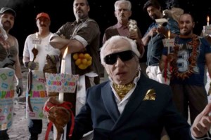 Γυναίκα άγγιξε στα οπίσθια τον Τάσο Μπουγά και τη "στόλισε" χυδαία- "Τον κ@λο δεν μου τον έπιασε καμία- Ρίχτης καμιά φάπα"