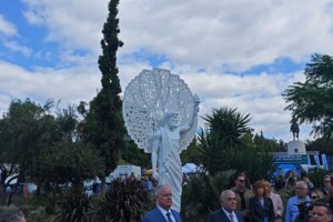 Γιατί ο Μητσοτάκης θέλει να "καθαρίσει" το Σύνταγμα - Η στόχευση στους "νοικοκυραίους" - εικόνα 2