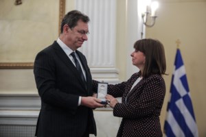 Αλμπέρτ Μπουρλά: "Εμβόλια για τον καρκίνο μέσα στα επόμενα τρία χρόνια - Ο κορονοϊός δεν θα εξαφανιστεί" - εικόνα 3