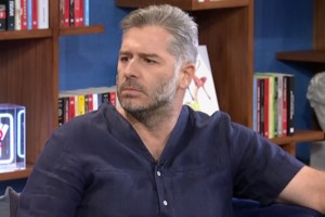 Συγκλονίζει ο Αλέξανδρος Μπουρδούμης: Έμαθα για τον θάνατο του αδερφού μου πέντε λεπτά πριν βγω στη σκηνή