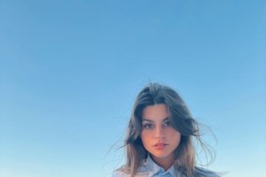 Σάκης Ρουβάς: Μόνος του ξαπλωμένος στη μπανιέρα του σπιτιού του - Η ασπρόμαυρη φωτογραφία